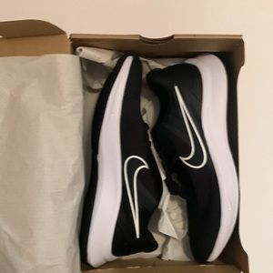 NIB Nike Star Runner 3 Boys Size 7